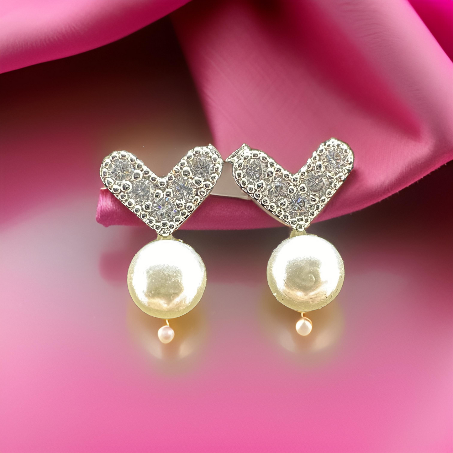 Pearl Heart Ear Stud